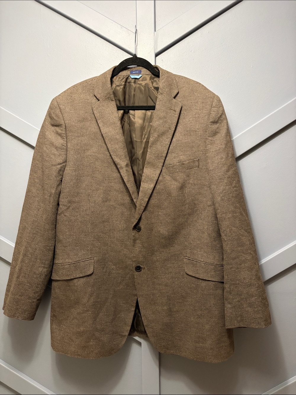 Men's Tan Herringbone Sport Coat - Classic Tailored Look
